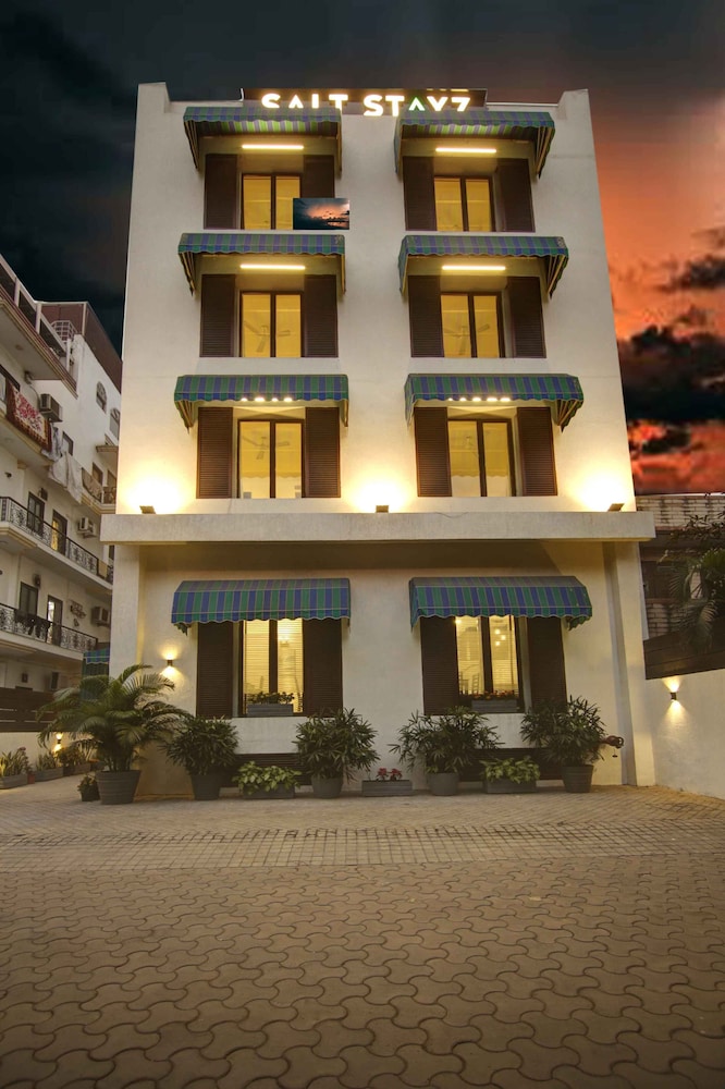 Saltstayz Select - Nehru Place & New Friends Colony