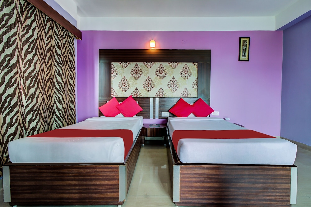 OYO 4843 Hotel City Palace
