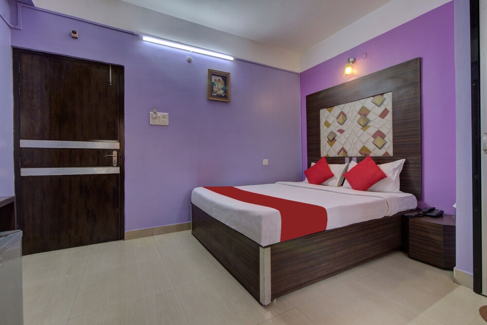 OYO 4843 Hotel City Palace