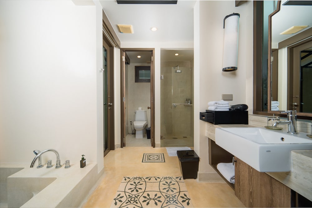 Bhu Nga Thani Resort & Villas Railay