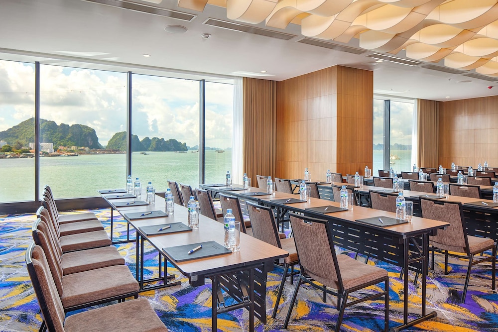 Wyndham Legend Halong Hotel