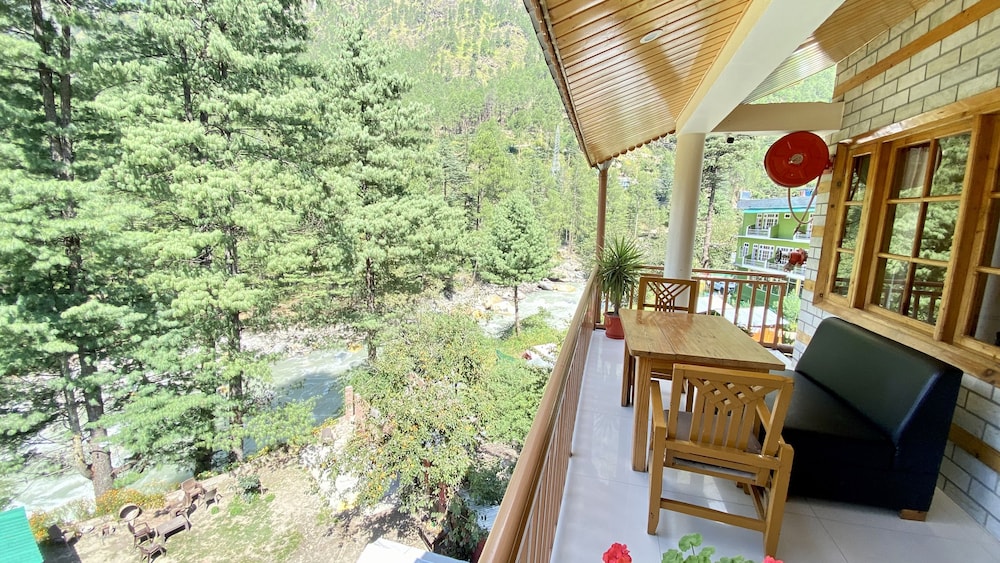 Hotel Purnima - A Riverside Hotel in Kasol