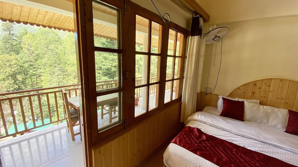 Hotel Purnima - A Riverside Hotel in Kasol