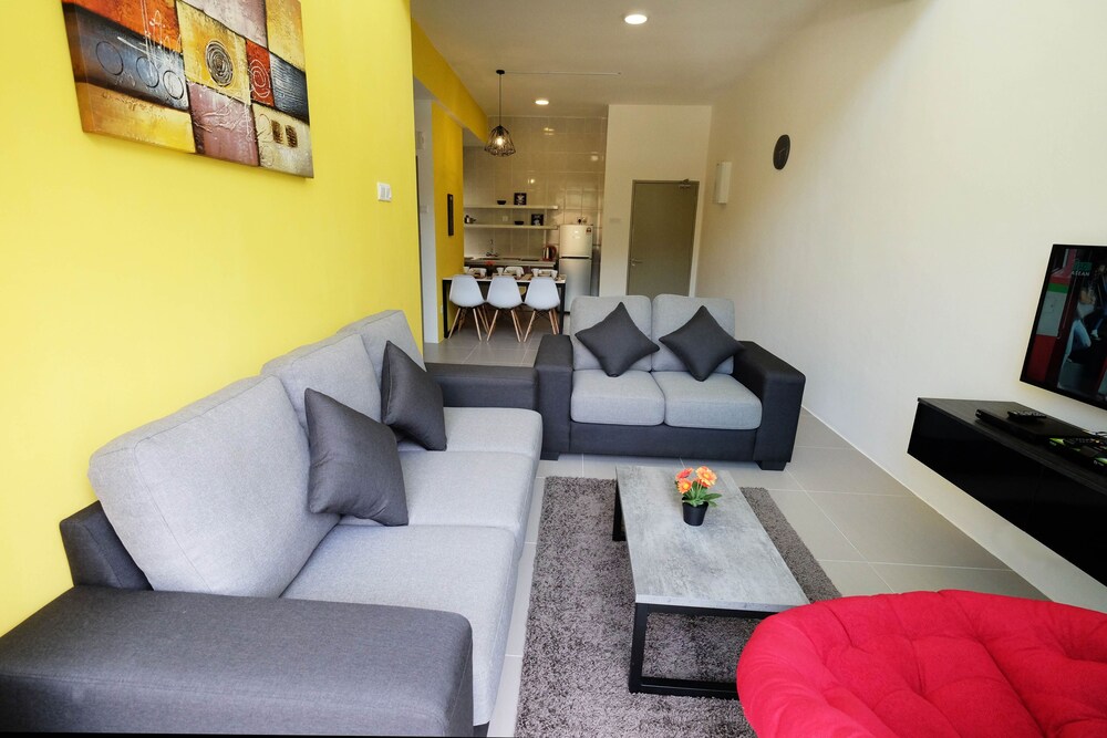 Play Residence at Golden Hills