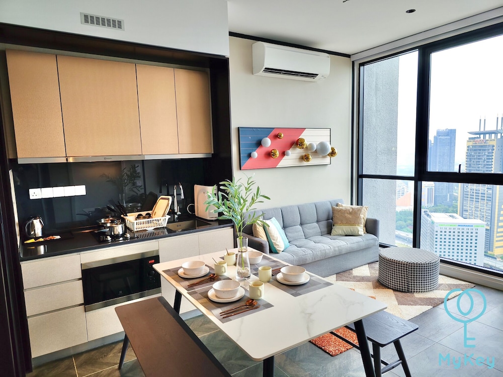Scarletz Suites KLCC by Mykey