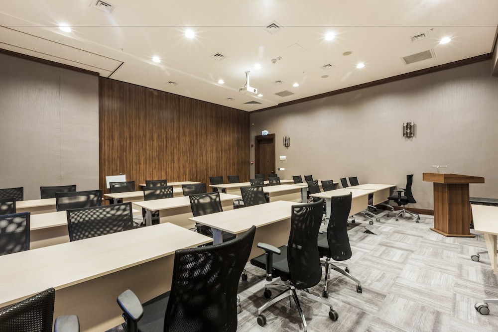 Ramada by Wyndham Istanbul Alibeykoy