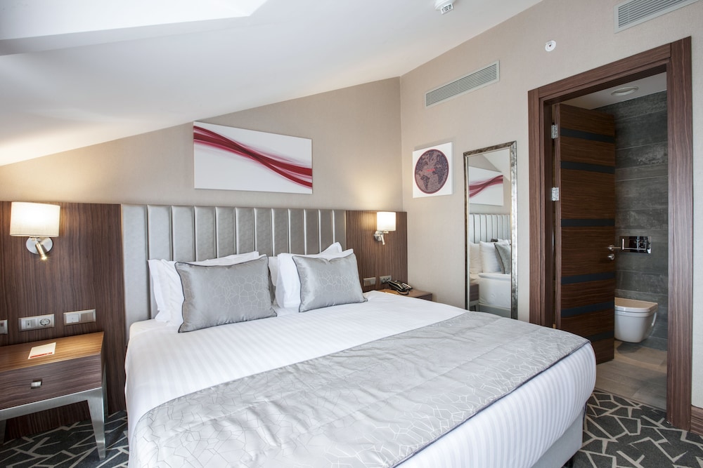 Ramada by Wyndham Istanbul Alibeykoy