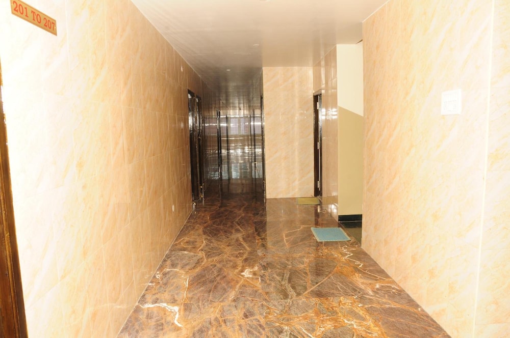 Hotel Rathnavel Towers
