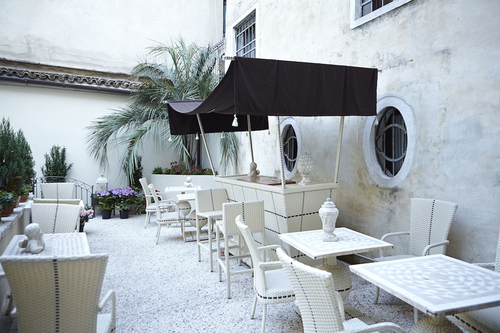 Palazzo Paruta & Wellness Apartments