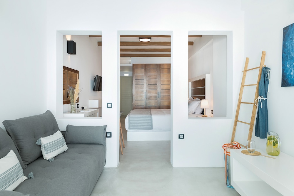 Apeiron Blue Santorini - Sustainable Adults Only 14+