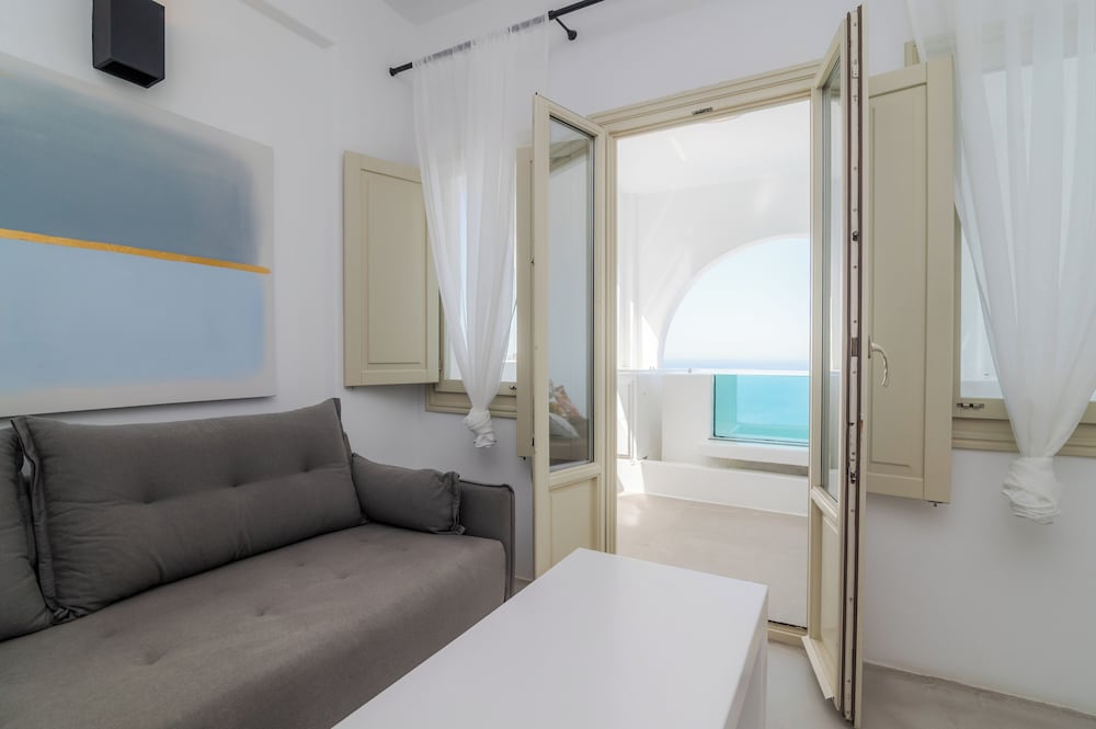 Apeiron Blue Santorini - Sustainable Adults Only 14+