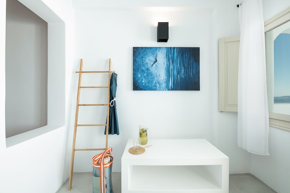 Apeiron Blue Santorini - Sustainable Adults Only 14+
