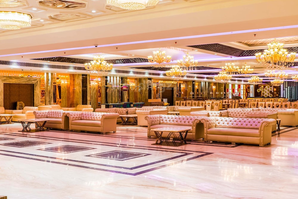 C-Pearls Hotel And Banquet		