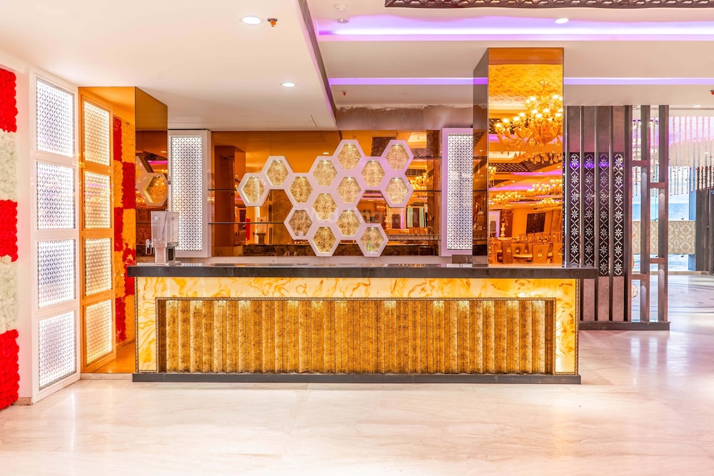 C-Pearls Hotel And Banquet		