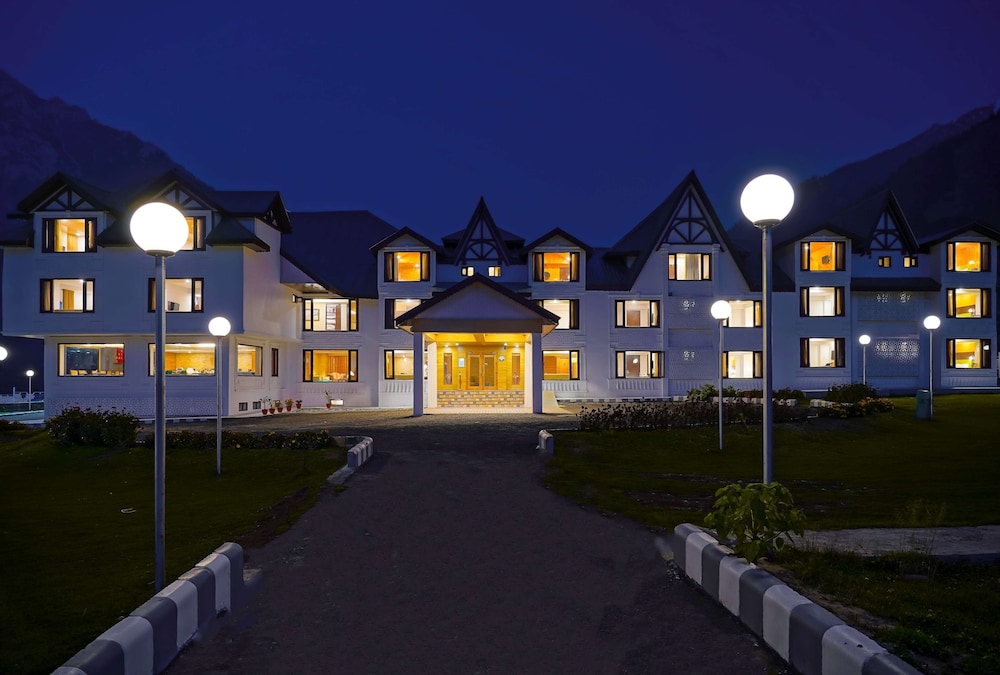 Country Inn & Suites By Radisson Sonamarg