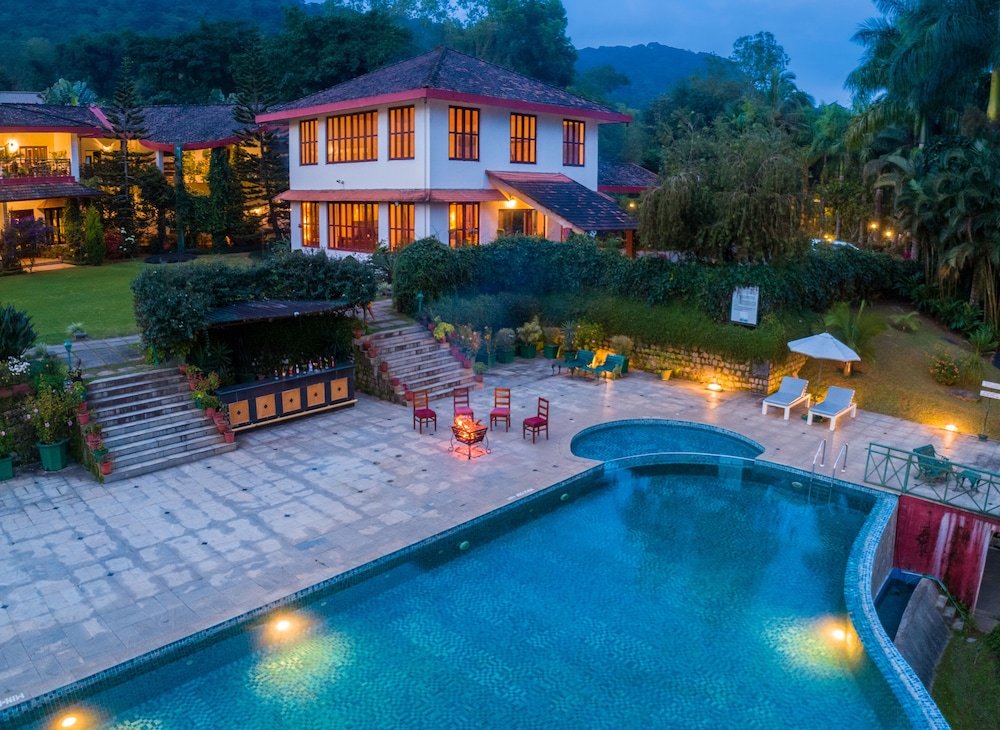 Amritara Ambatty Greens Resort