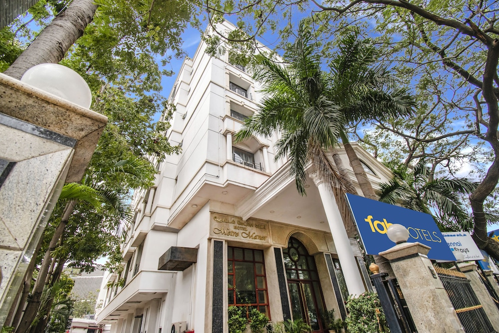 Hotel Metro Manor