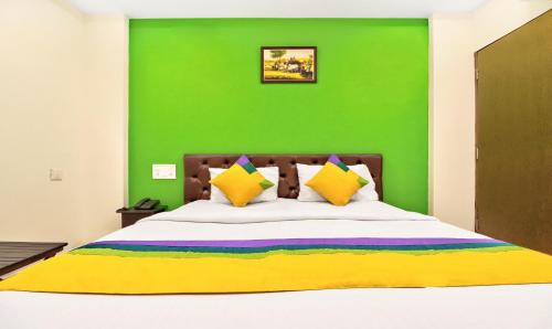 Itsy Hotels Carnival Inn