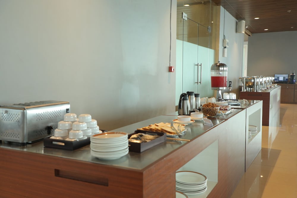 Skysuites By Monarch, Sanpada, Vashi - Navi Mumbai