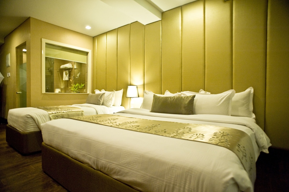 Goldberry Suites & Hotel Mactan