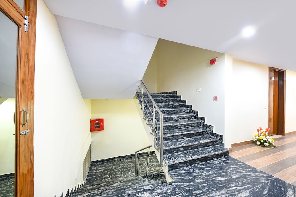 FabHotel Mona International
