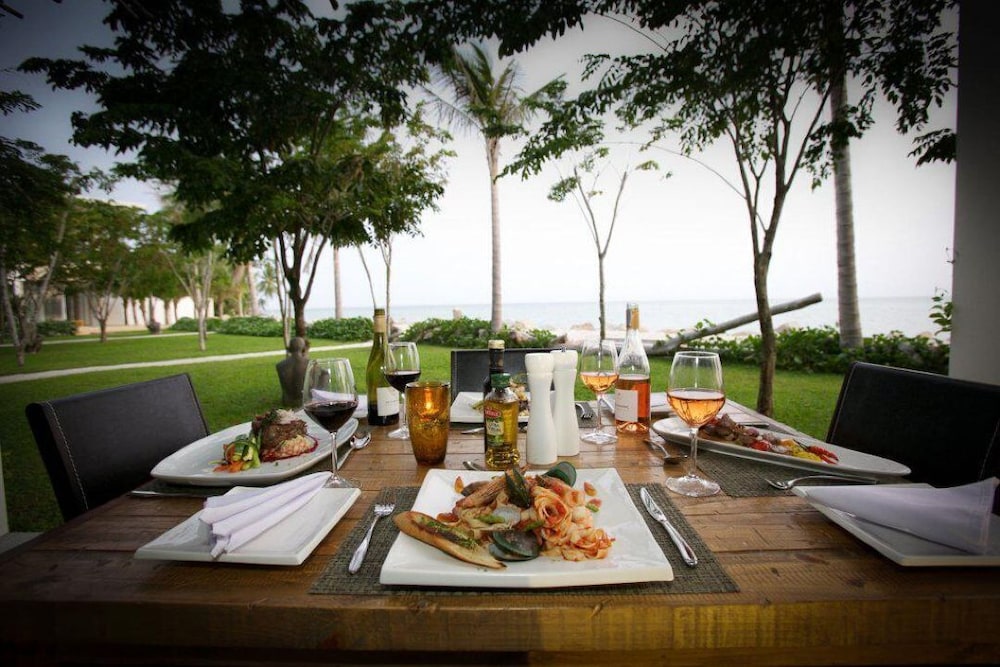 Summer Luxury Beach Resort and Spa