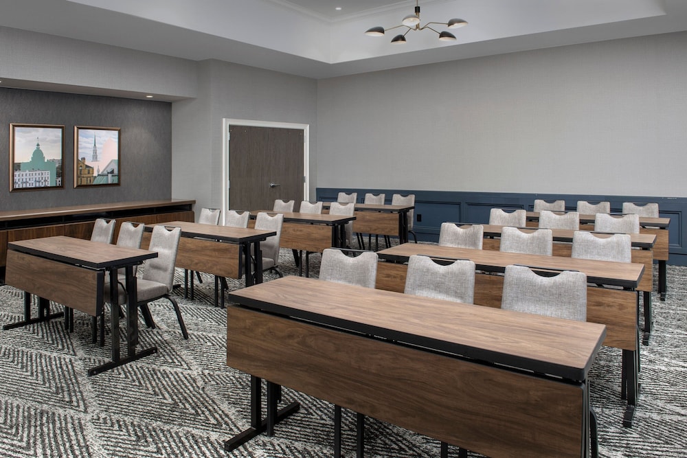 Courtyard by Marriott Savannah Downtown/Historic District