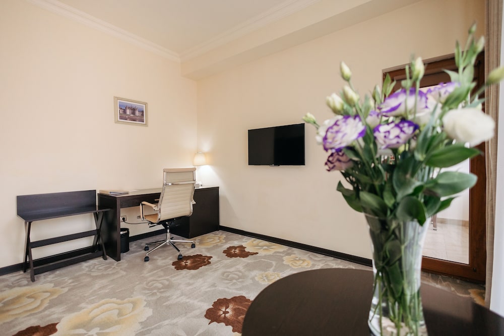 Paris Hotel Yerevan