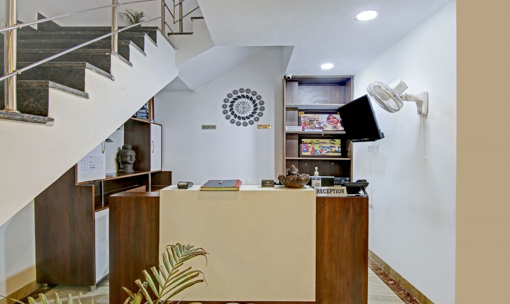 Hotel Royal Empirre Near PEC-PGI-PU Chandigarh