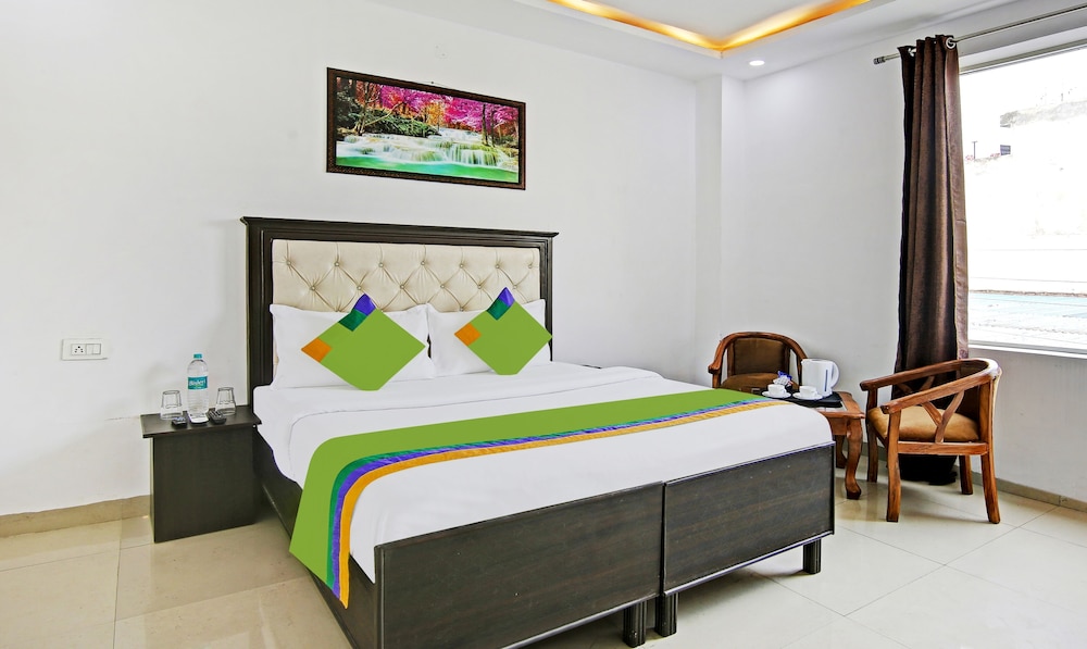 Hotel Royal Empirre Near PEC-PGI-PU Chandigarh