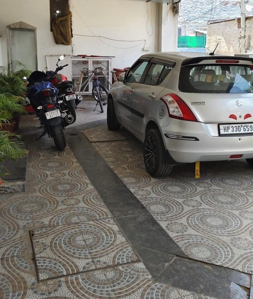 Hotel Royal Empirre Near PEC-PGI-PU Chandigarh