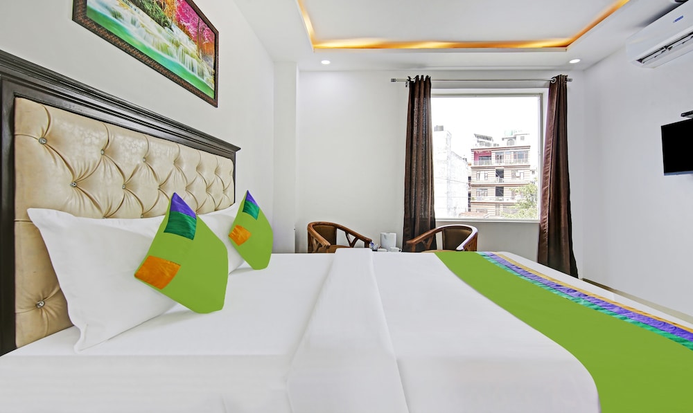 Hotel Royal Empirre Near PEC-PGI-PU Chandigarh