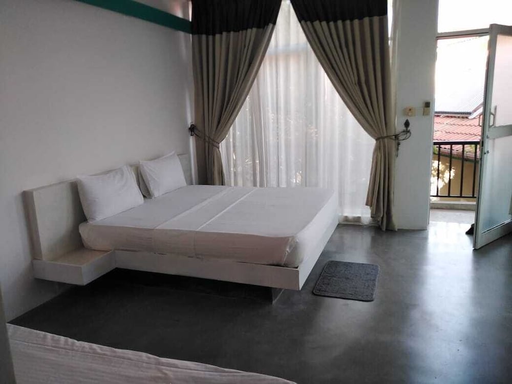 Kayjay Beach House