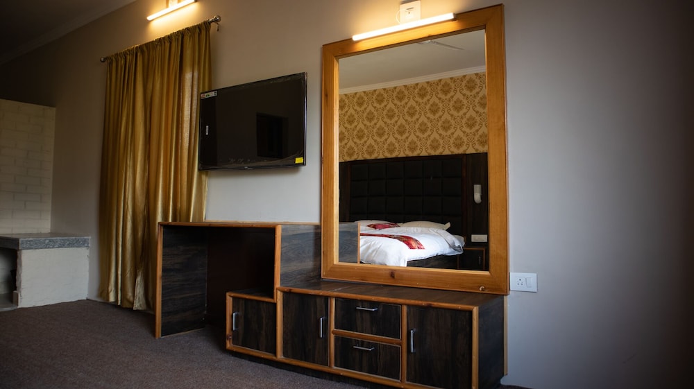 Echor Kashmir Holidays Resort Srinagar
