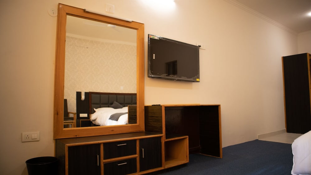 Echor Kashmir Holidays Resort Srinagar