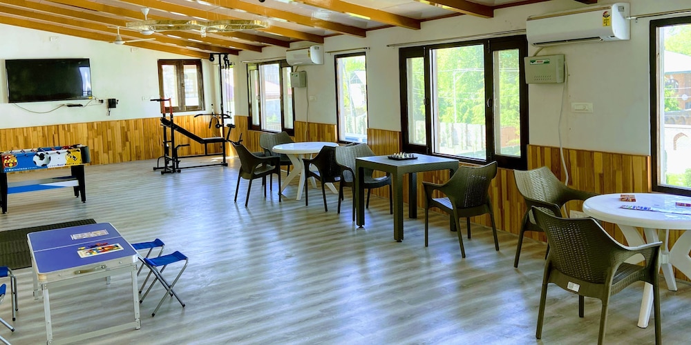 Echor Kashmir Holidays Resort Srinagar