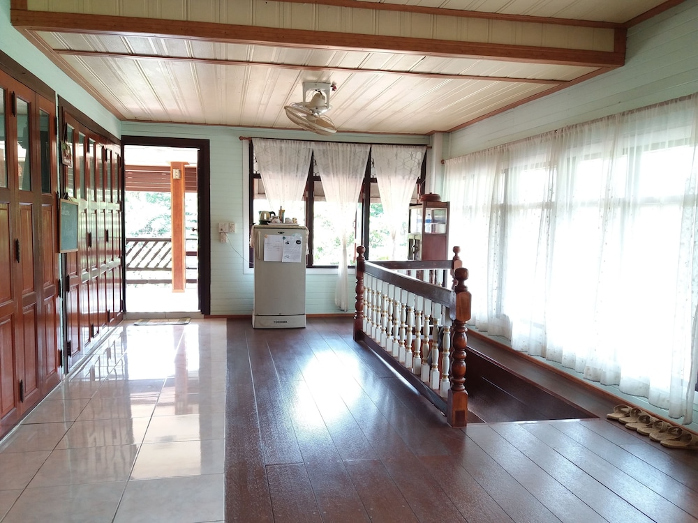 Green Riverside Homestay