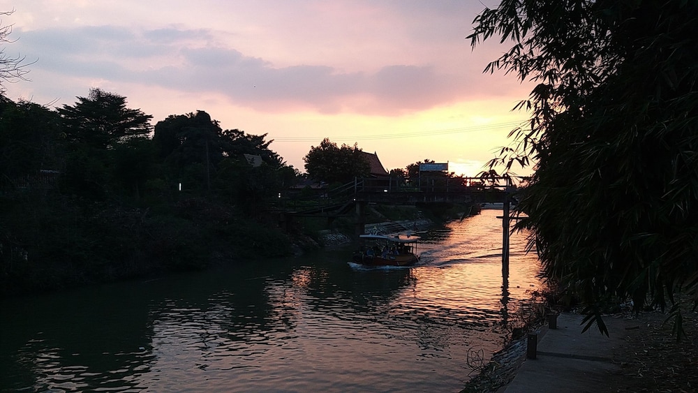 Green Riverside Homestay