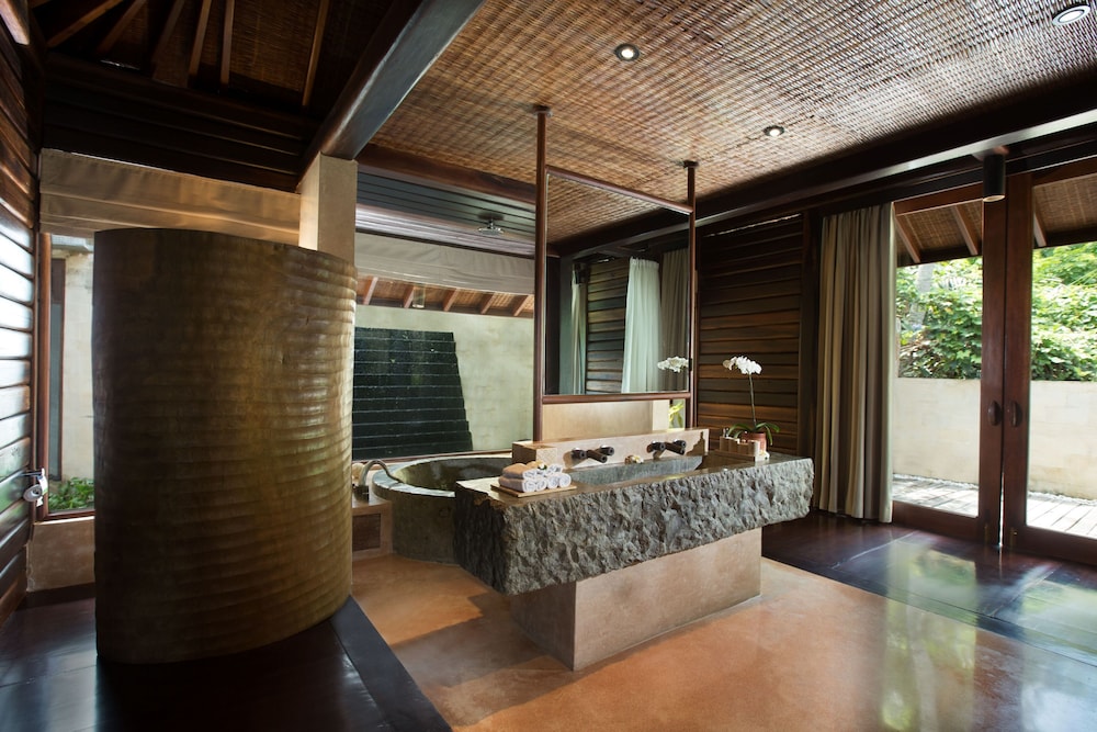 Kamaniiya Guest House