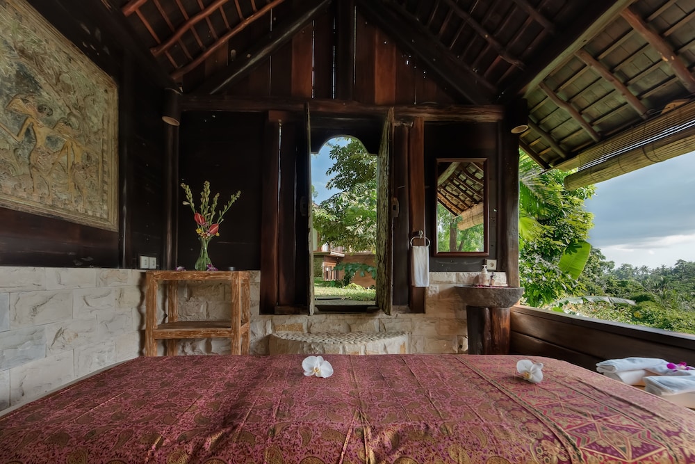 Kamaniiya Guest House