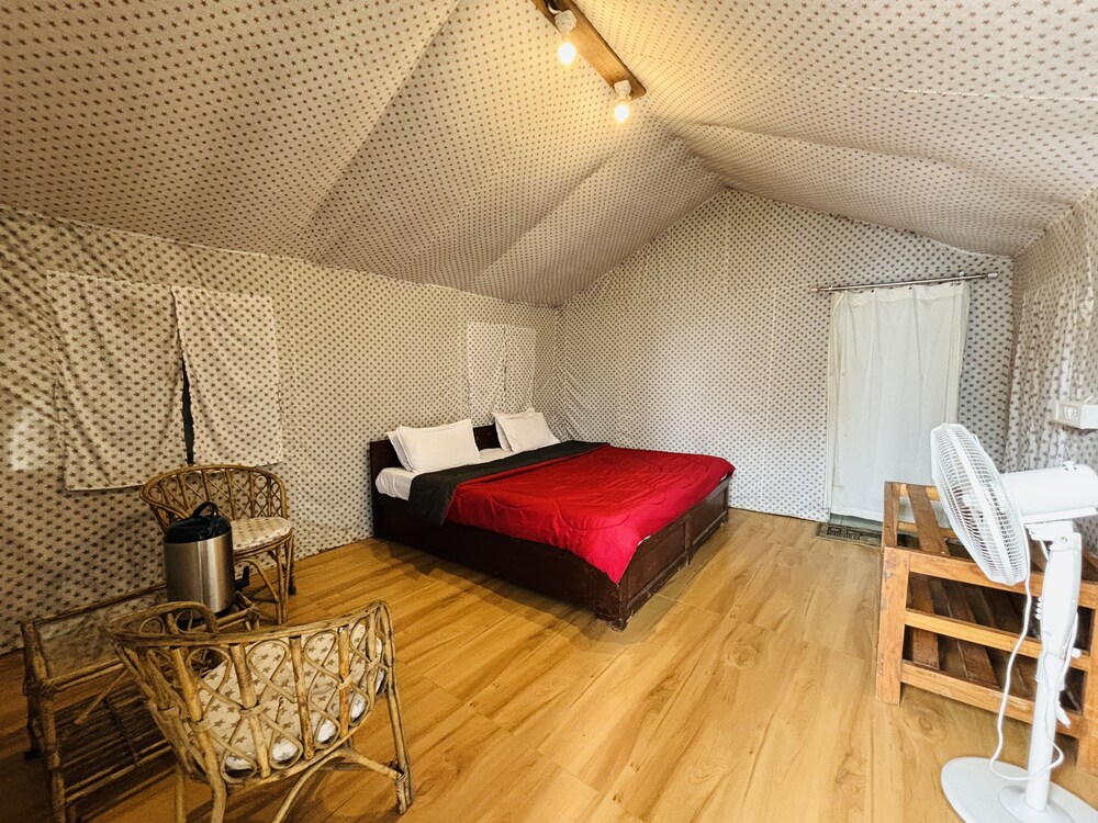 Room on the Roof - Viratkhai, Chakrata, by Himalayan Eco Lodges