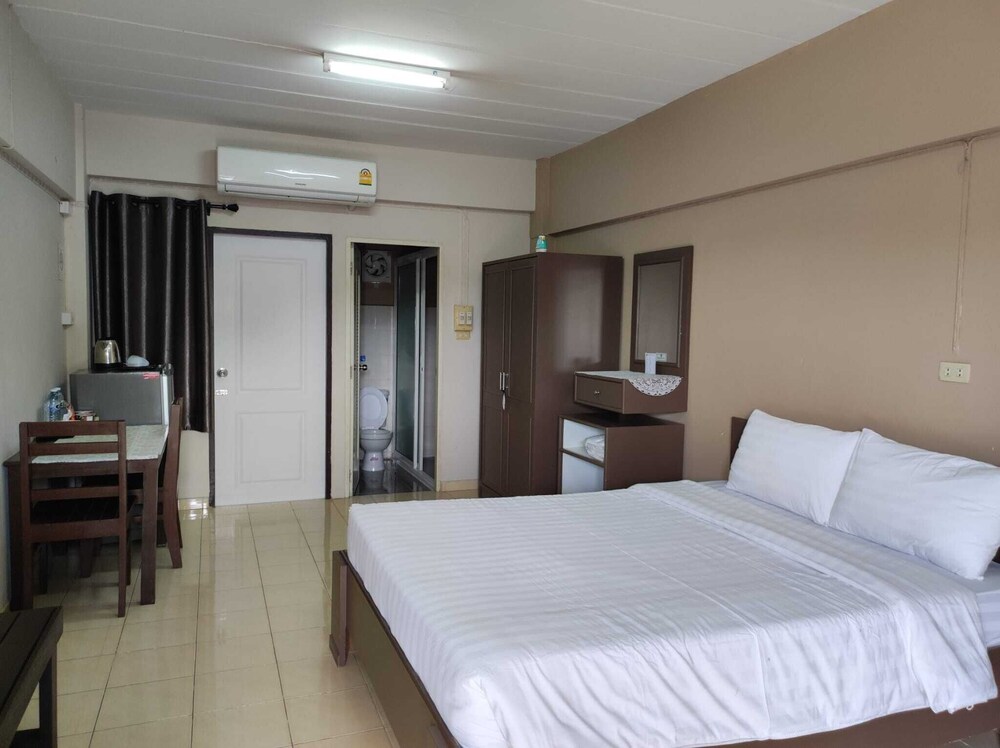 Capital O 75406 Hotel M Rojana