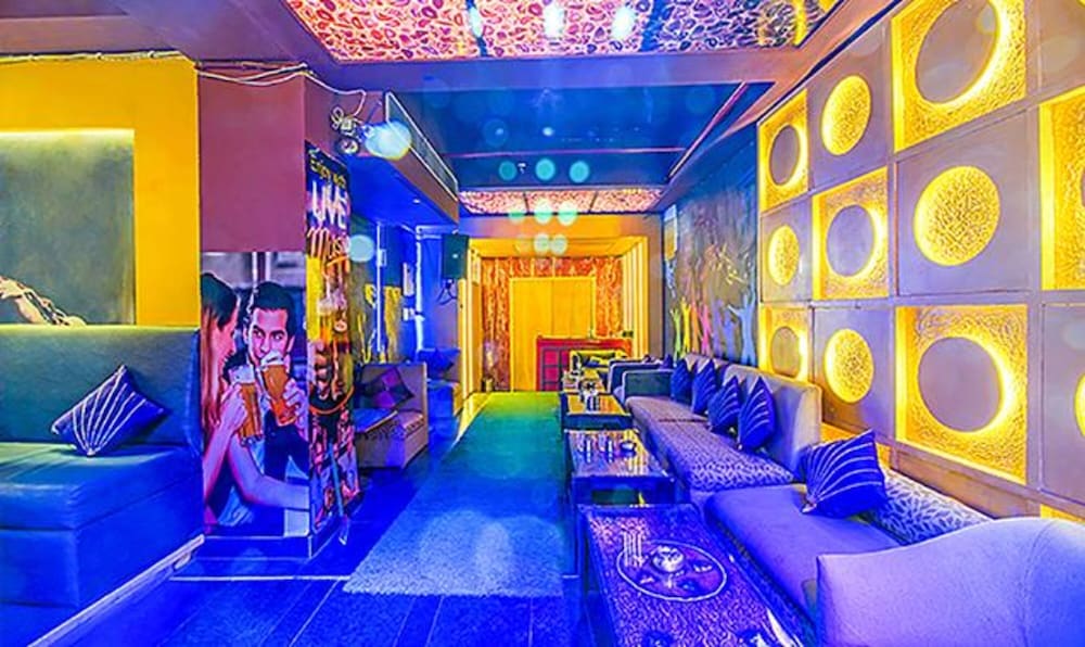 FabHotel White Clove Paharganj