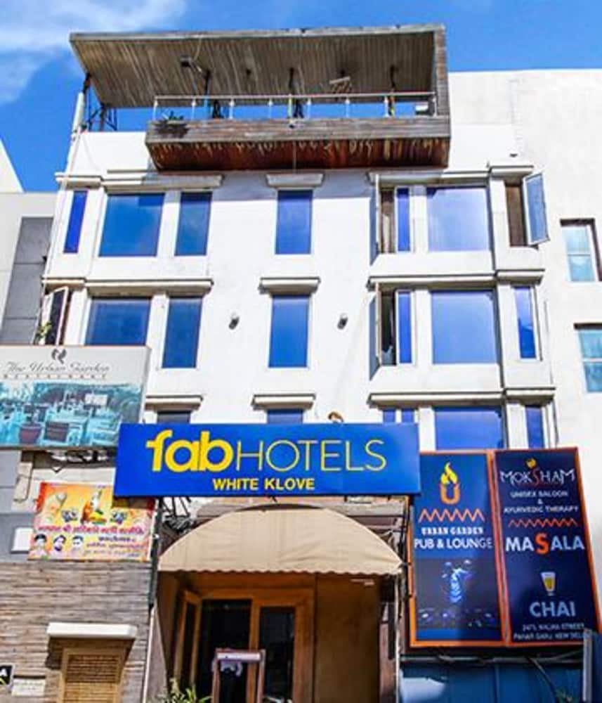 FabHotel White Clove Paharganj