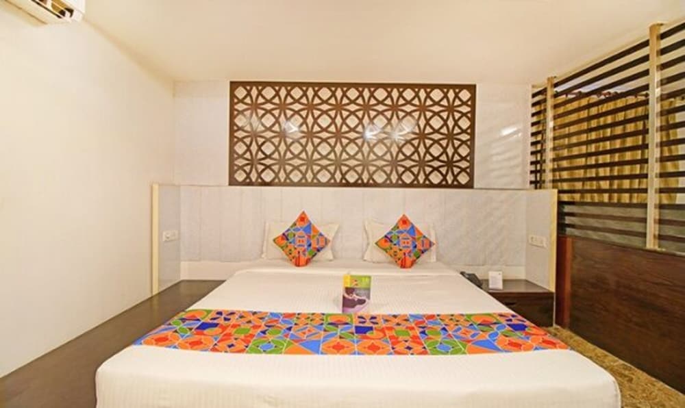 FabHotel White Clove Paharganj