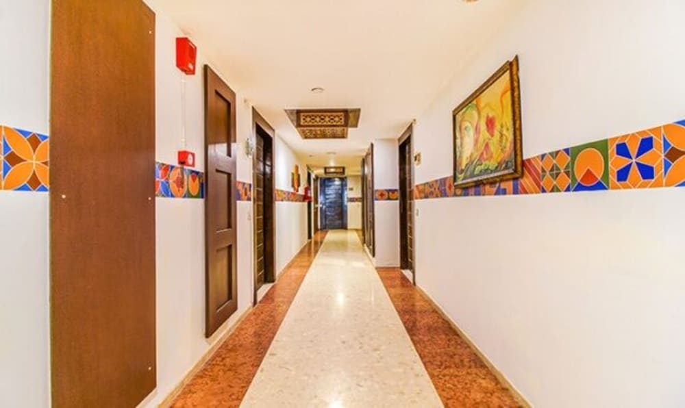 FabHotel White Clove Paharganj