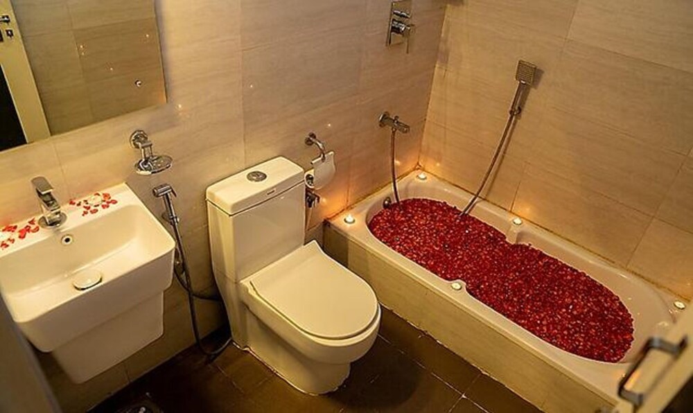 SEASONS SUITES (J.P. NAGAR)