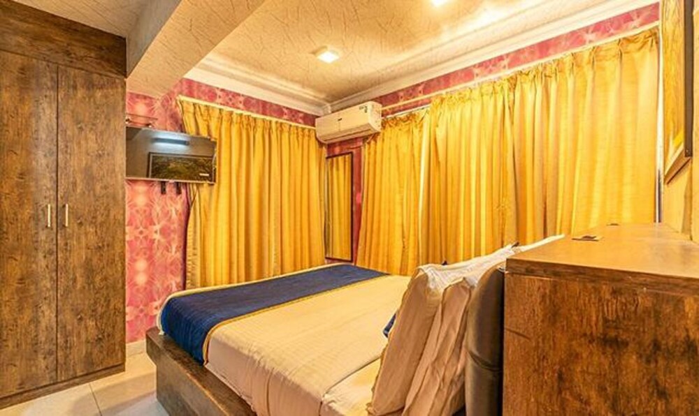 SEASONS SUITES (J.P. NAGAR)