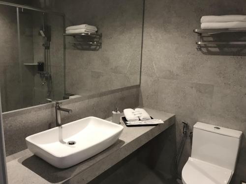 Frame Hotel