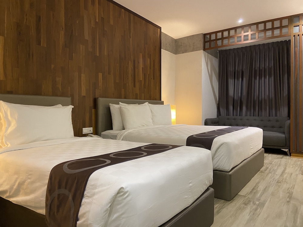 Frame Hotel